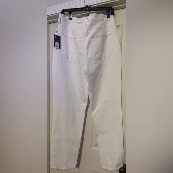 NWT Universal Thread Size 12R - Picture 4 of 5